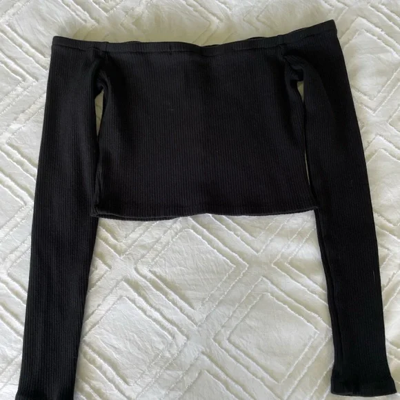 Kendall & Kylie Off The Shoulder Crop Top - Picture 3 of 4